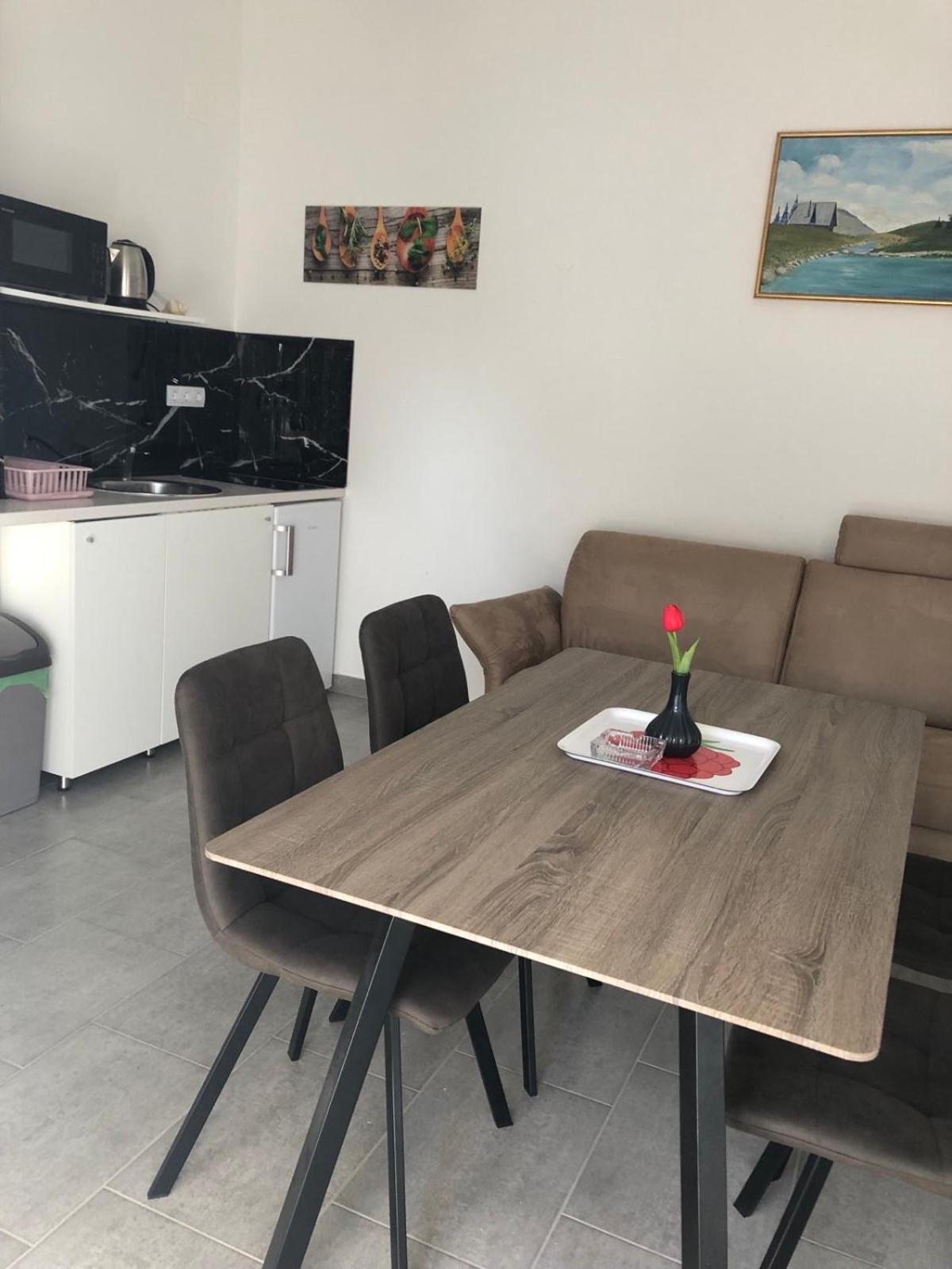 Apartmani Gavran ピロヴァッツ エクステリア 写真