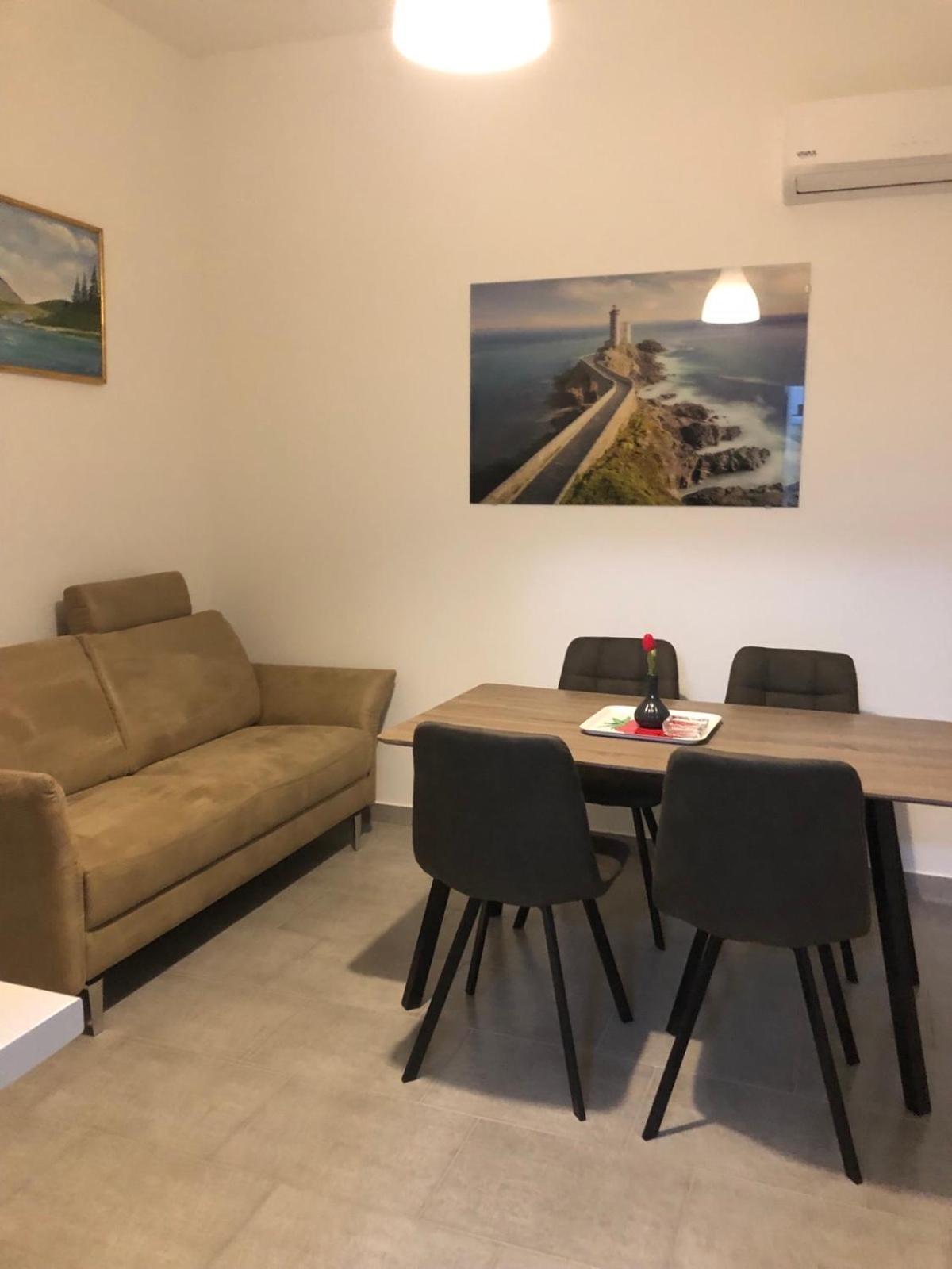 Apartmani Gavran ピロヴァッツ エクステリア 写真